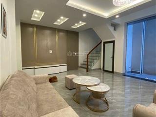 Gia thụy  nguyên căn 6 tầng  full đồ  13,5tr