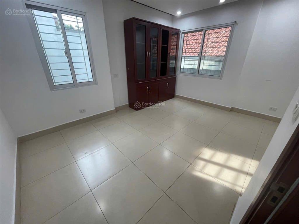 Mặt phố lâm du  mbvp 145m2  chỉ 10tr