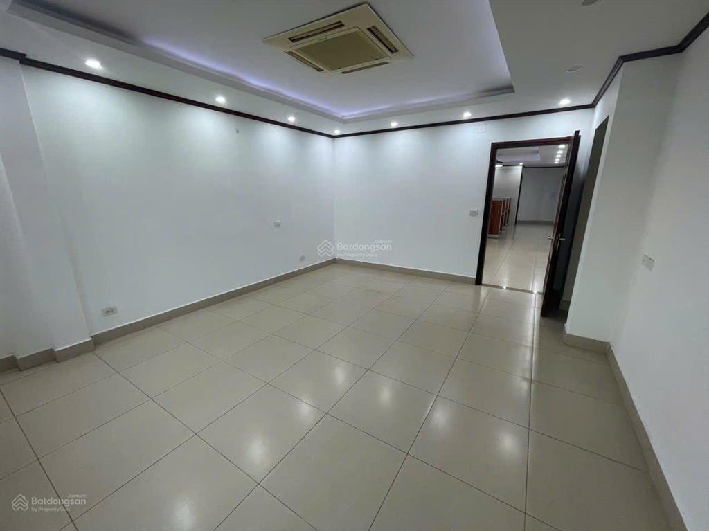 Mặt phố lâm du  mbvp 145m2  chỉ 10tr