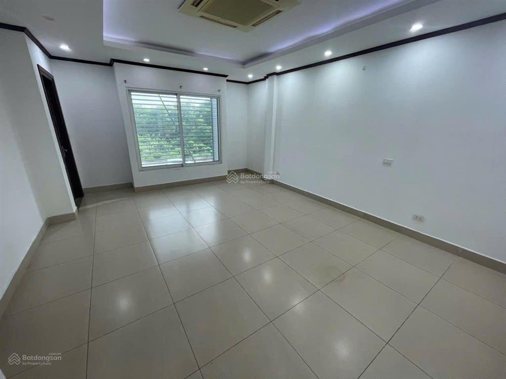 Mặt phố lâm du  mbvp 145m2  chỉ 10tr