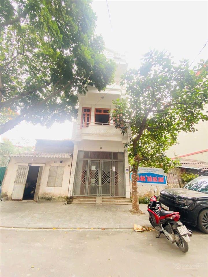 Khu phân lô 918  nhà 60m2 * 3 tầng  mới sơn sửa  chỉ 10tr