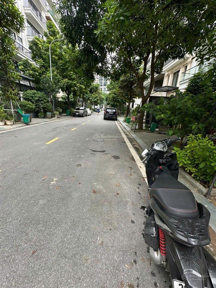 Liền kề lâm hạ  80m2  6 tầng, thang máy  vp, cty.