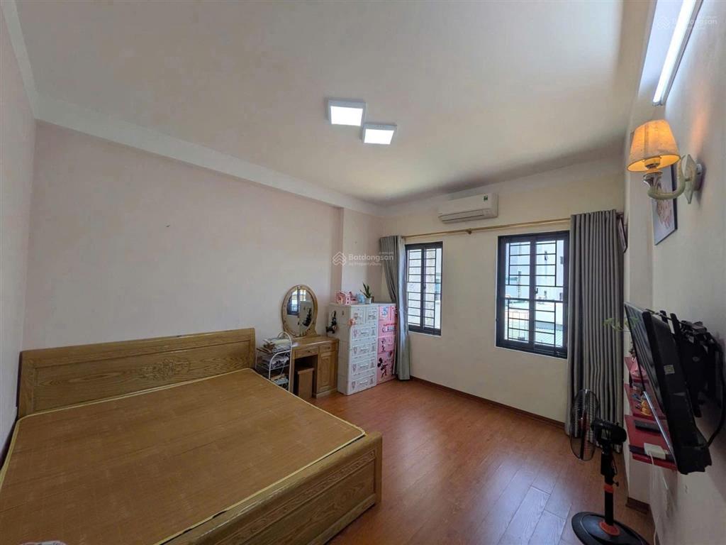 Ngọc thụy  nguyên căn 5 tầng  full đồ  10tr