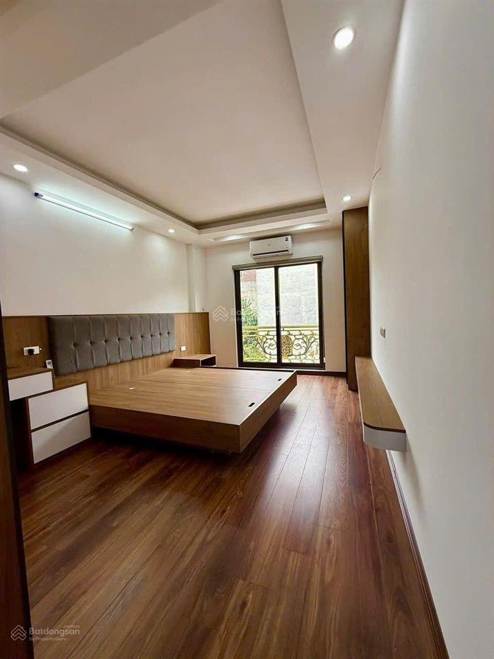 Thạch bàn  nhà 50m2  6 tầng, thang máy  full đồ  ô tô  12,5tr