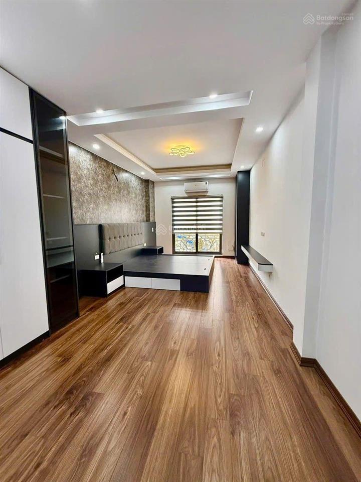 Thạch bàn  nhà 50m2  6 tầng, thang máy  full đồ  ô tô  12,5tr