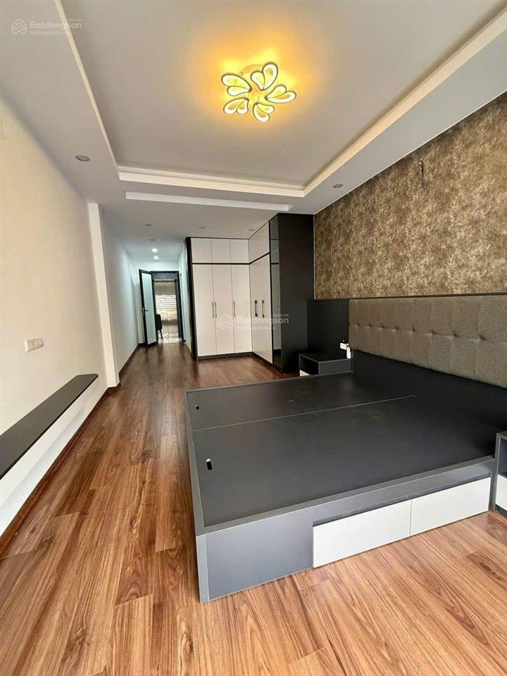 Thạch bàn  nhà 50m2  6 tầng, thang máy  full đồ  ô tô  12,5tr