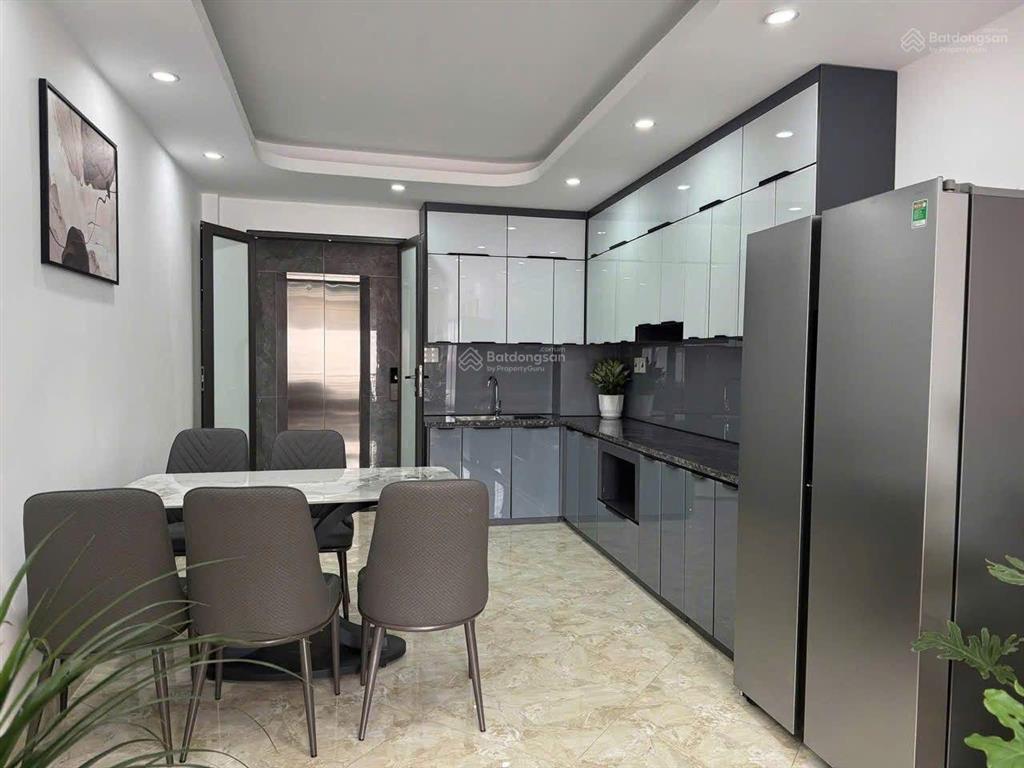 Thạch bàn  nhà 50m2  6 tầng, thang máy  full đồ  ô tô  12,5tr