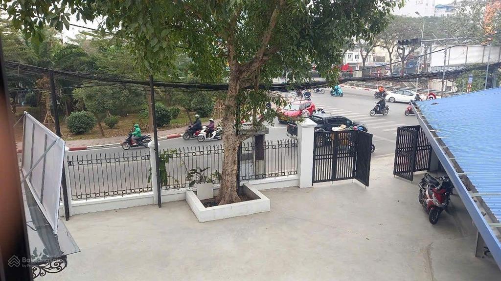 Bồ đề  cho thuê mbvp, cty, showroom  550m2