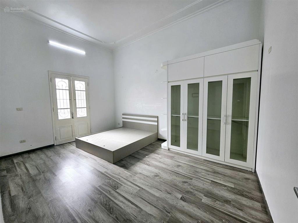 Hồng tiến  nguyên căn 90m2  3 tầng  full đồ