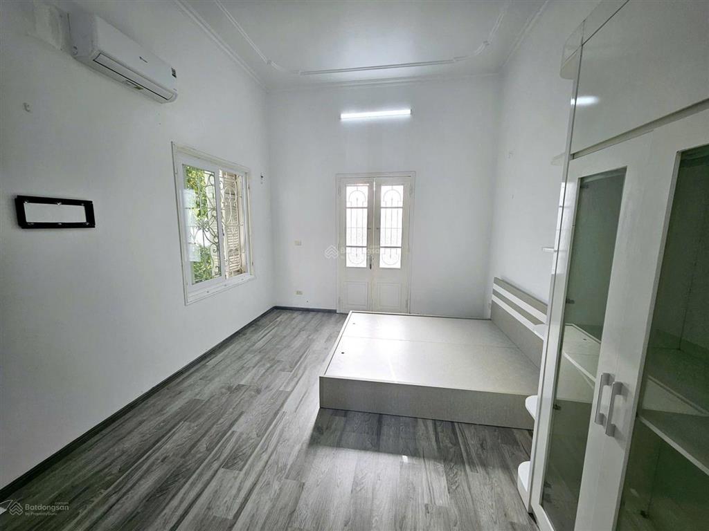 Hồng tiến  nguyên căn 90m2  3 tầng  full đồ