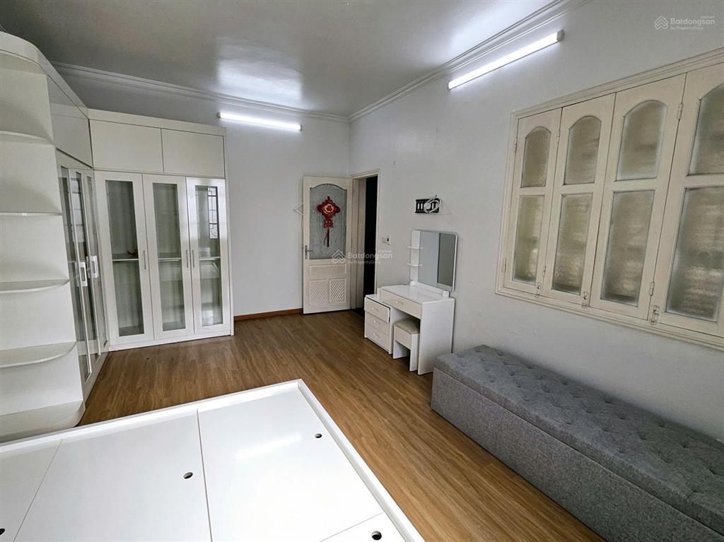 Hồng tiến  nguyên căn 90m2  3 tầng  full đồ