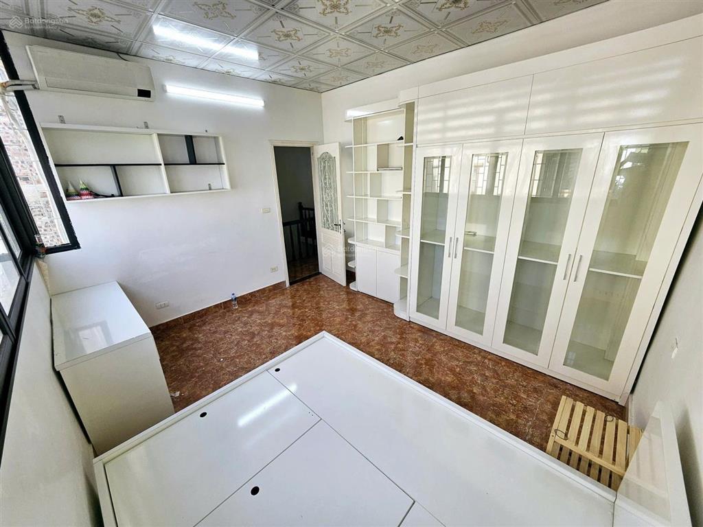 Hồng tiến  nguyên căn 90m2  3 tầng  full đồ