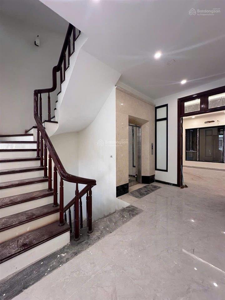 Tư đình  nhà 107m2  6 tầng, thang máy  ô tô  chỉ 22tr