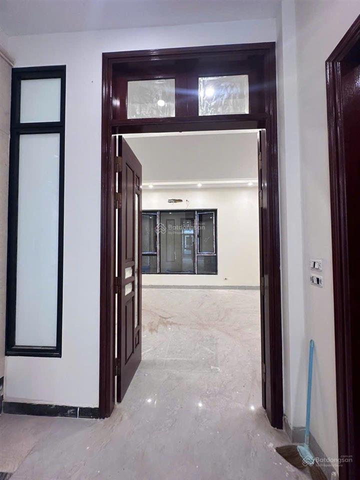 Tư đình  nhà 107m2  6 tầng, thang máy  ô tô  chỉ 22tr