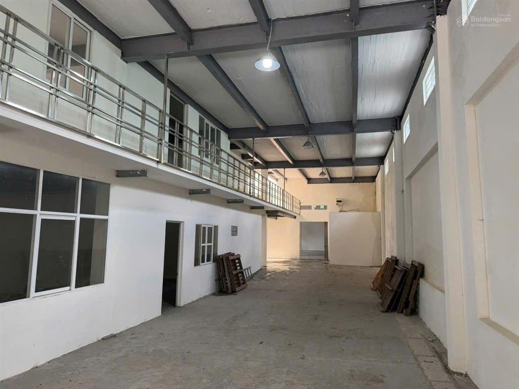 Cho thuê kho  450m2  2 tầng  sử dụng 850m2  xe 5 tấn