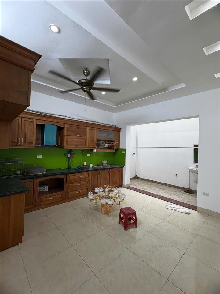 Phúc lợi  nguyên căn 102m2 xây 5 tầng  ở, vp, cty