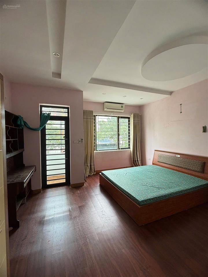 Phúc lợi  nguyên căn 102m2 xây 5 tầng  ở, vp, cty