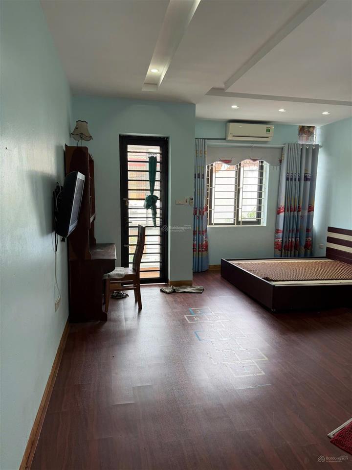 Phúc lợi  nguyên căn 102m2 xây 5 tầng  ở, vp, cty