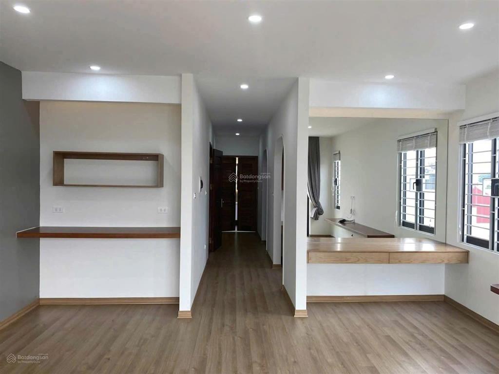 Mặt phố phúc lợi  nguyên căn 86m2  6 tầng, thang máy  cty, vp