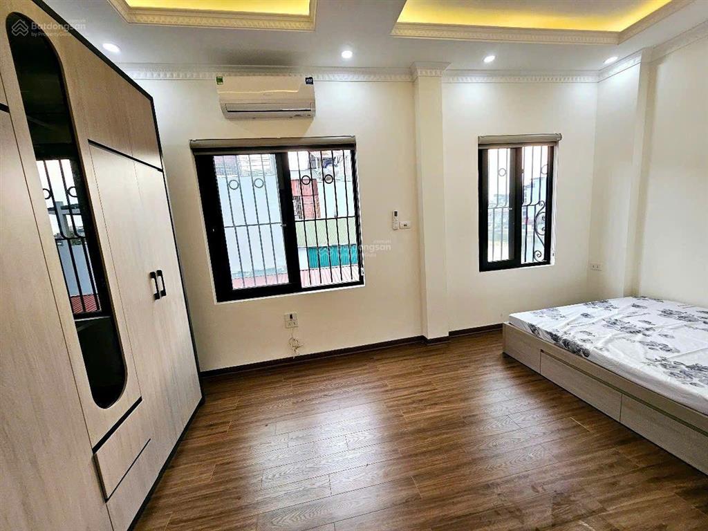 Ngọc lâm  nhà 5 tầng, thang máy  full đồ  14tr