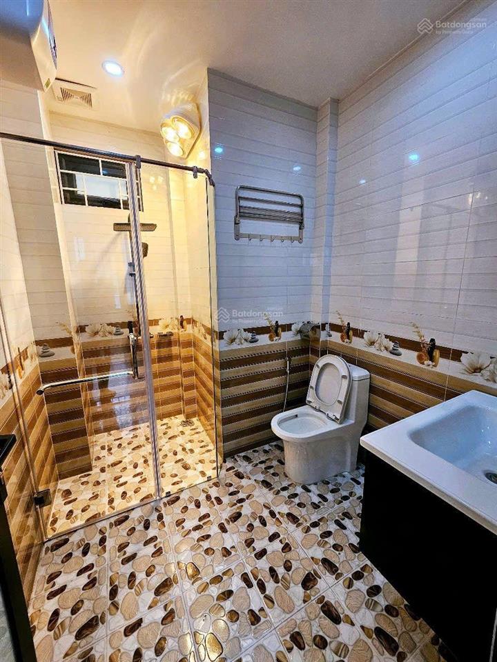 Ngọc lâm  nhà 5 tầng, thang máy  full đồ  14tr
