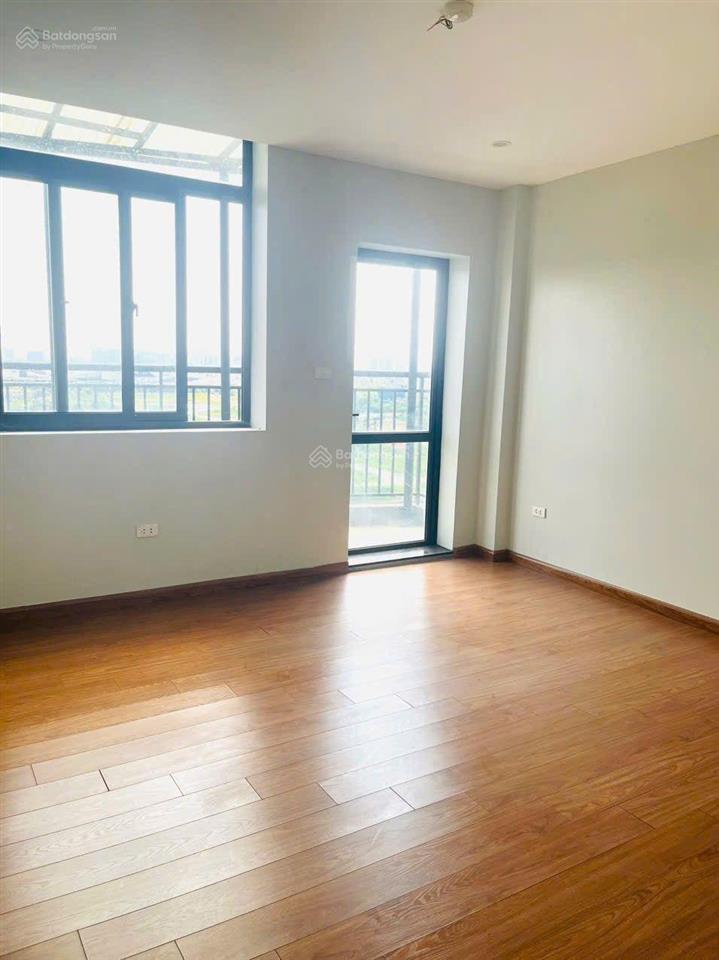 Sài đồng  chung cư 110m2  2 ngủ  mới sửa  9tr