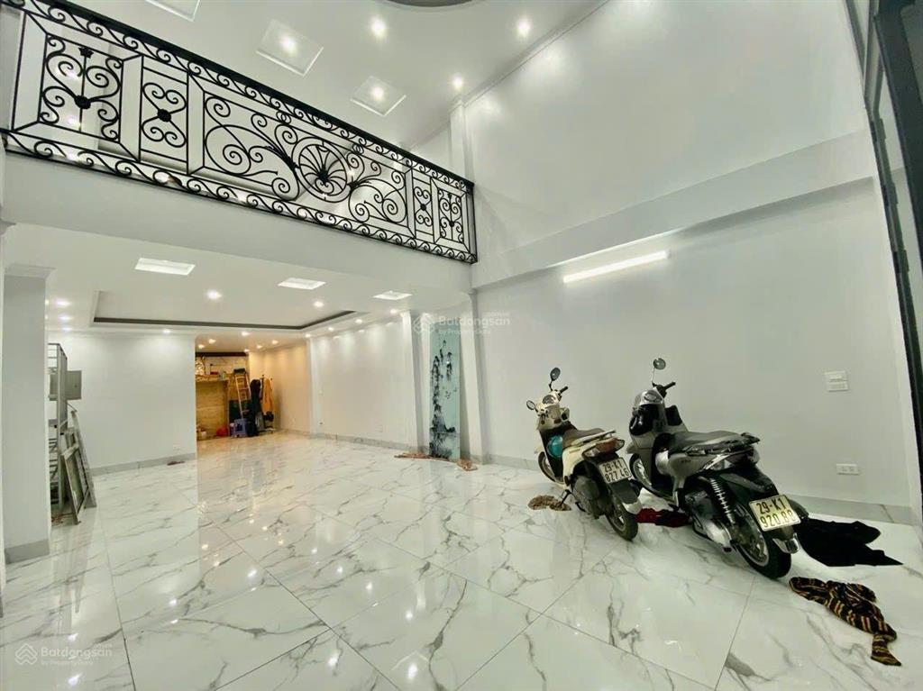 Mp bát khối  cho thuê mb văn phòng  3 tầng * 80m2  chỉ 18tr