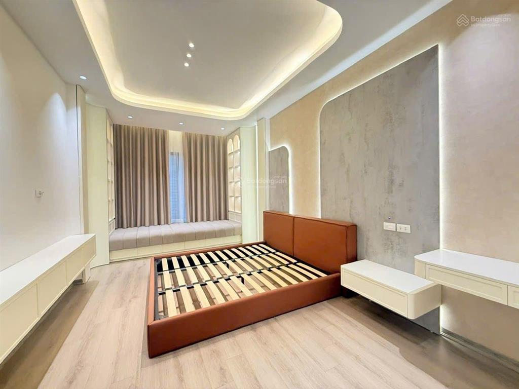 Bồ đề  cho thuê nguyên căn 6 tầng thang máy