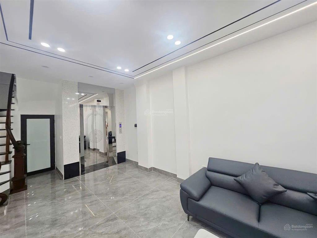 Phúc lợi  nhà 43m2  6 tầng, thang máy  full đồ, ô tô sát cửa  12tr