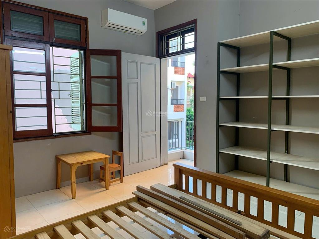 Ngọc thụy, gần trường pháp  nguyên căn, sân vườn 180m2  gara
