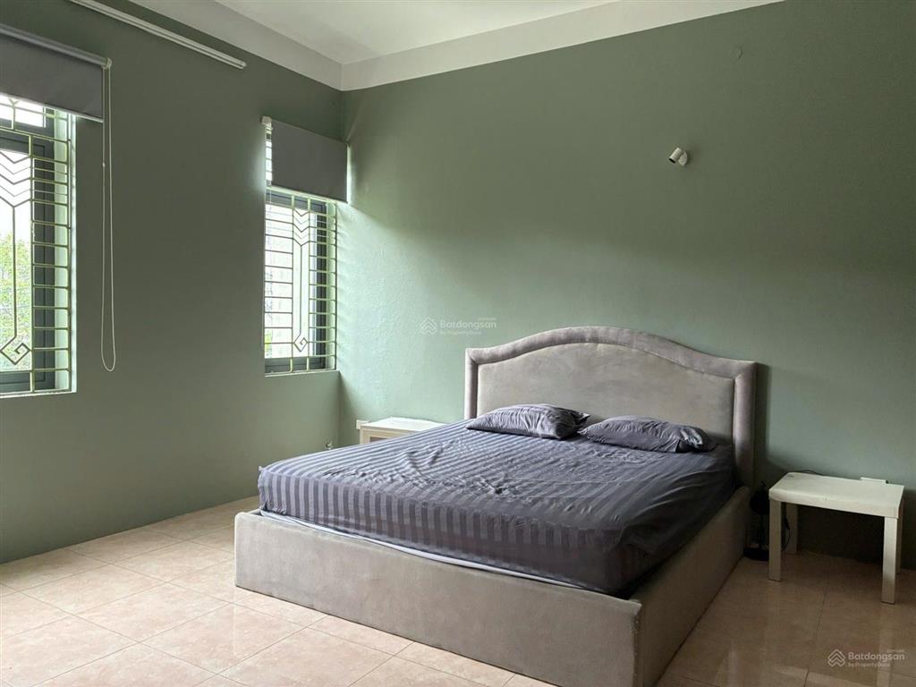 Ngọc thụy, gần trường pháp  nguyên căn, sân vườn 180m2  gara