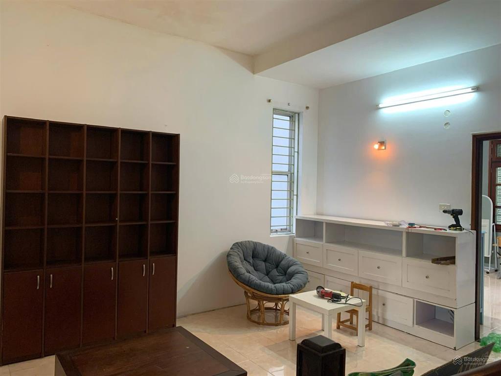 Ngọc thụy, gần trường pháp  nguyên căn, sân vườn 180m2  gara