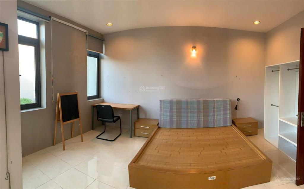 Ngọc thụy, gần trường pháp  nguyên căn, sân vườn 180m2  gara