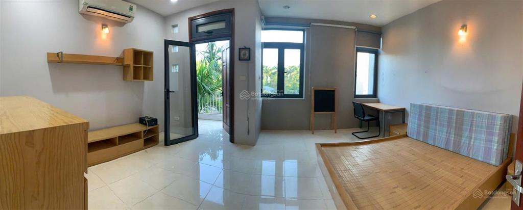Ngọc thụy, gần trường pháp  nguyên căn, sân vườn 180m2  gara
