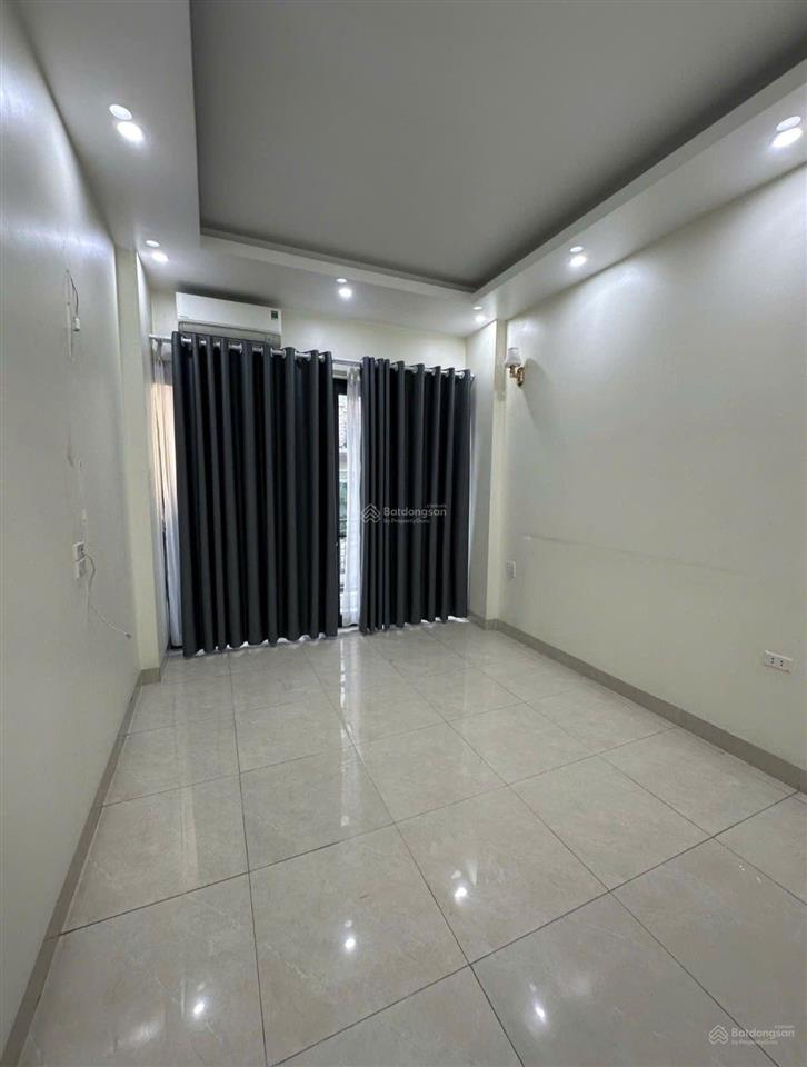 Chính chủ  bán nhà khu phân lô 918  sát aeon long biên