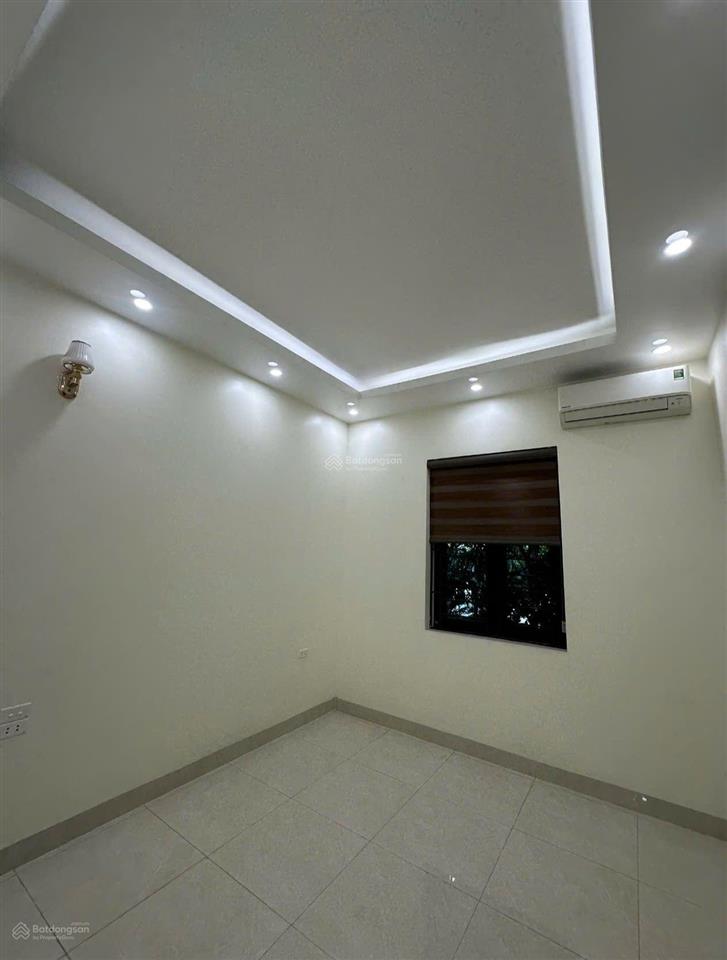 Chính chủ  bán nhà khu phân lô 918  sát aeon long biên