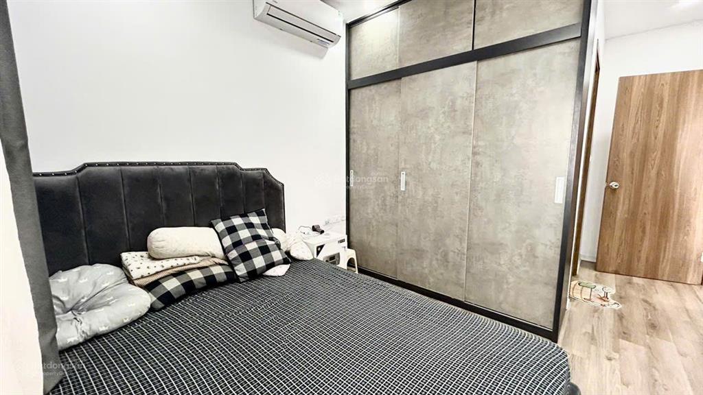 Gia đình có căn hộ 2 ngủ cần bán để chuyển đồi căn to hơn, giá chỉ nhỉnh 4 tỷ