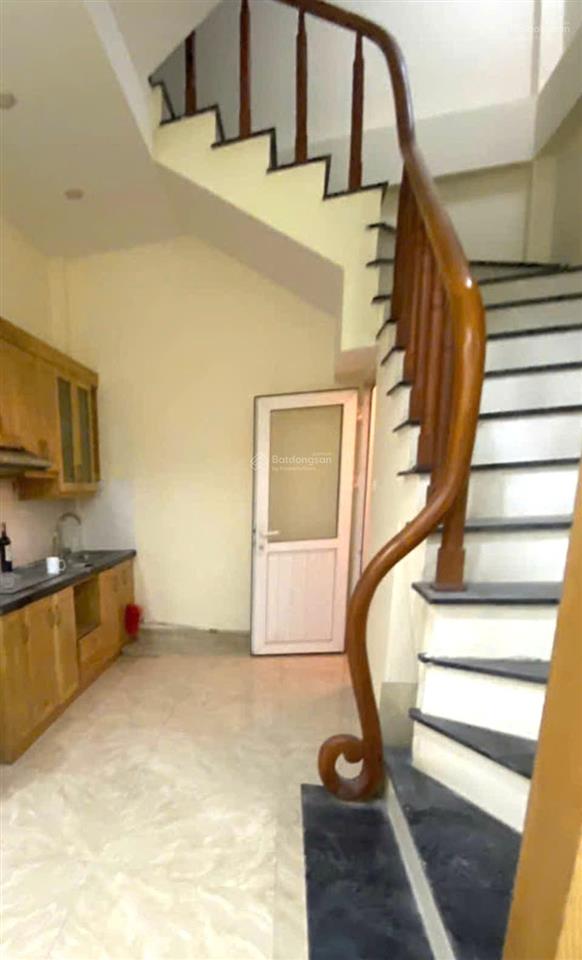 Chính chủ cho thuê nhà riêng tại ngõ 77 xuân la  tây hồ, 35m, 5 tầng đồ cơ bản chỉ 10tr/tháng