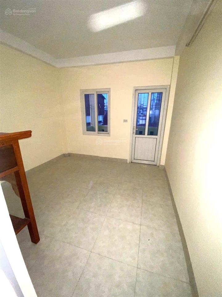 Chính chủ cho thuê nhà riêng tại ngõ 77 xuân la  tây hồ, 35m, 5 tầng đồ cơ bản chỉ 10tr/tháng