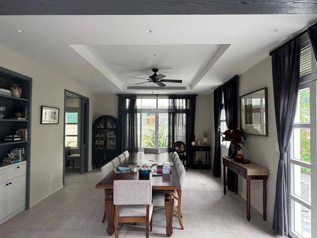 Bt splendora trục chính  lô góc  hàng hiếm  330m2  mt 15m  khu compound ở sướng