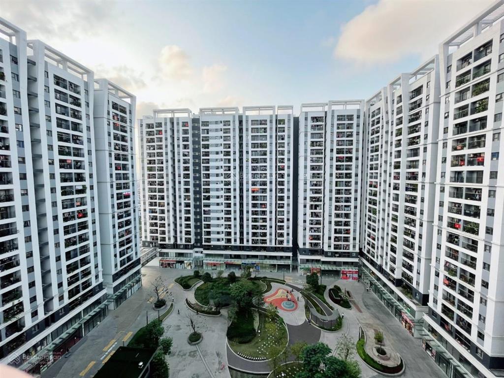 Chủ nhà gửi bán căn hộ 70m, 2n2vs căn góc, 2 thoáng giá chỉ 3,9 tỷ tại hope lb
