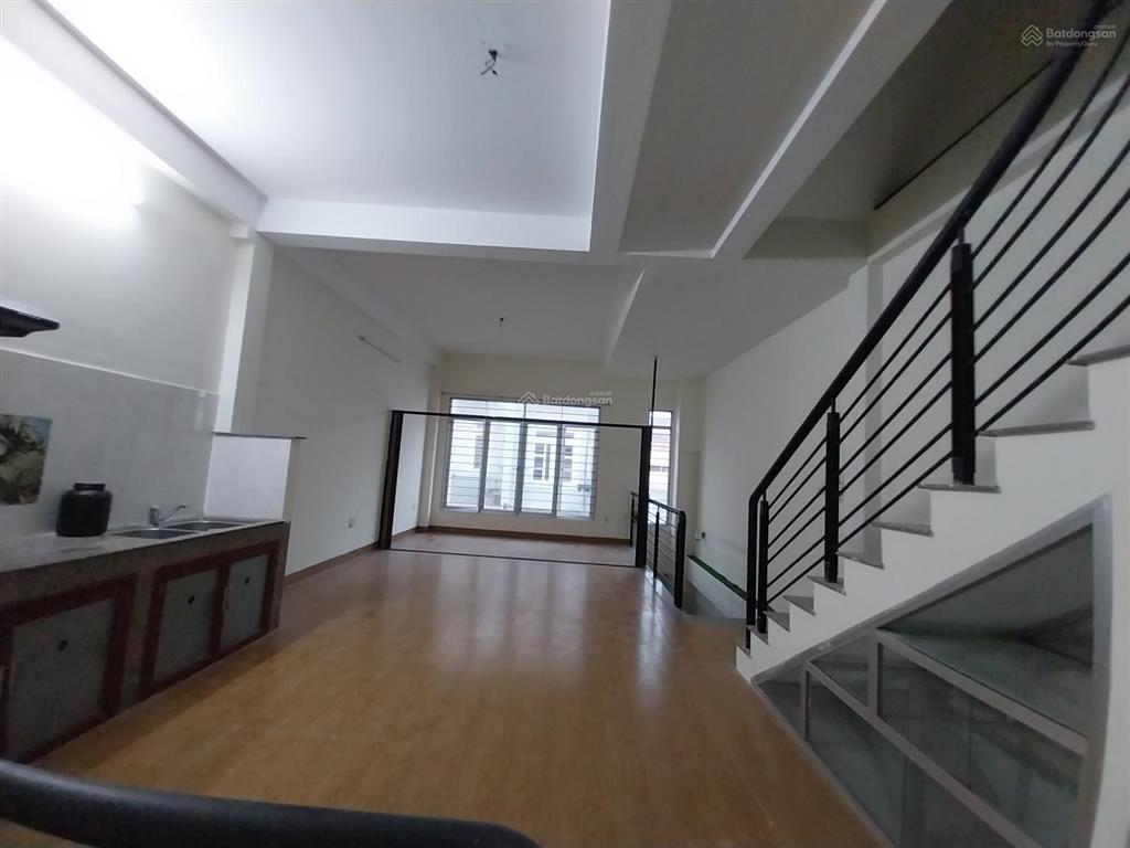 Cho thuê nhà nguyên căn 50m2, 3 lầu, sân thượng, gần global city, vincom q9, đình phong phú