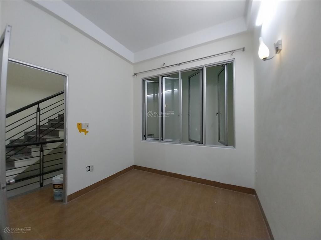 Cho thuê nhà nguyên căn 50m2, 3 lầu, sân thượng, gần global city, vincom q9, đình phong phú