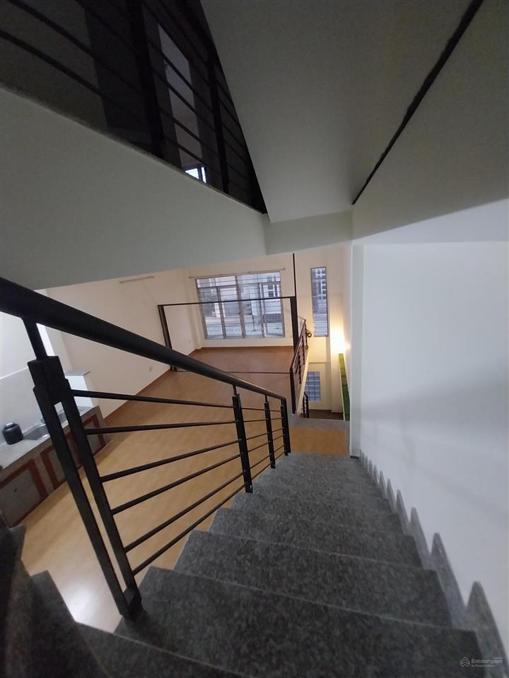 Cho thuê nhà nguyên căn 50m2, 3 lầu, sân thượng, gần global city, vincom q9, đình phong phú