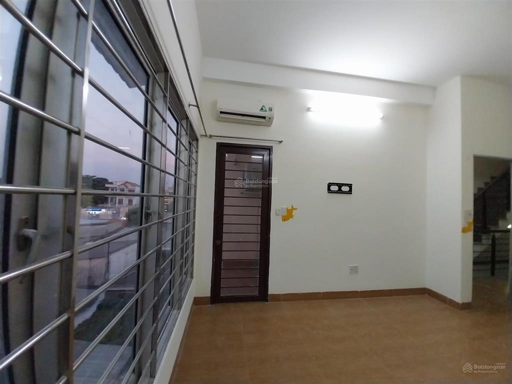 Cho thuê nhà nguyên căn 50m2, 3 lầu, sân thượng, gần global city, vincom q9, đình phong phú