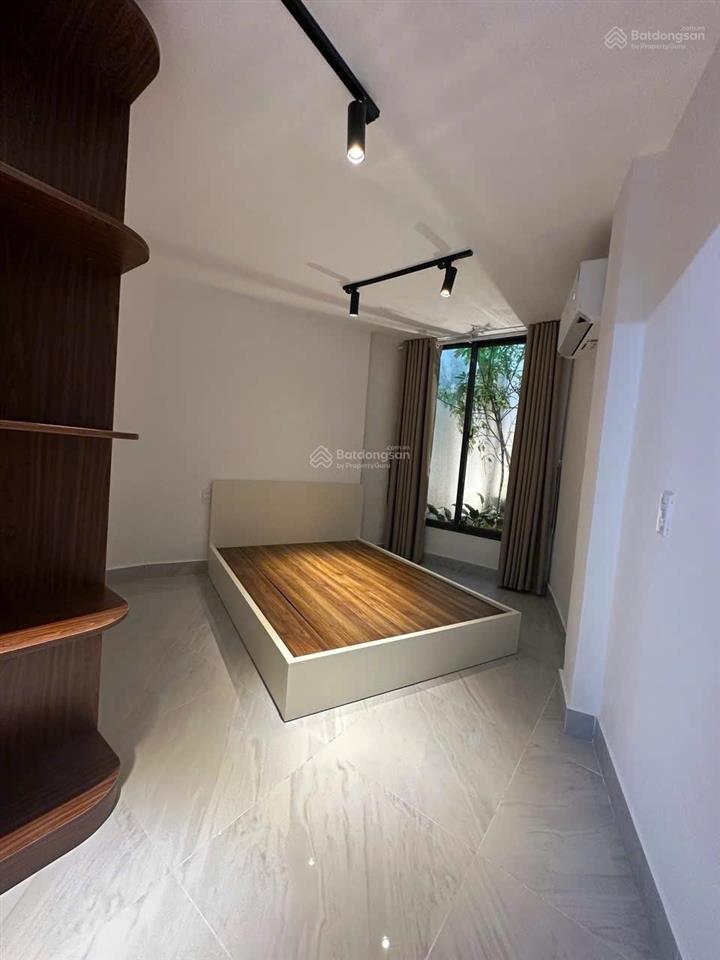 Mt trung tâm sơn trà  đường 5,5m cách bãi biển 500m. dt 51 m²  ngang 6,2m. giá 5,x tỷ bớt nhẹ