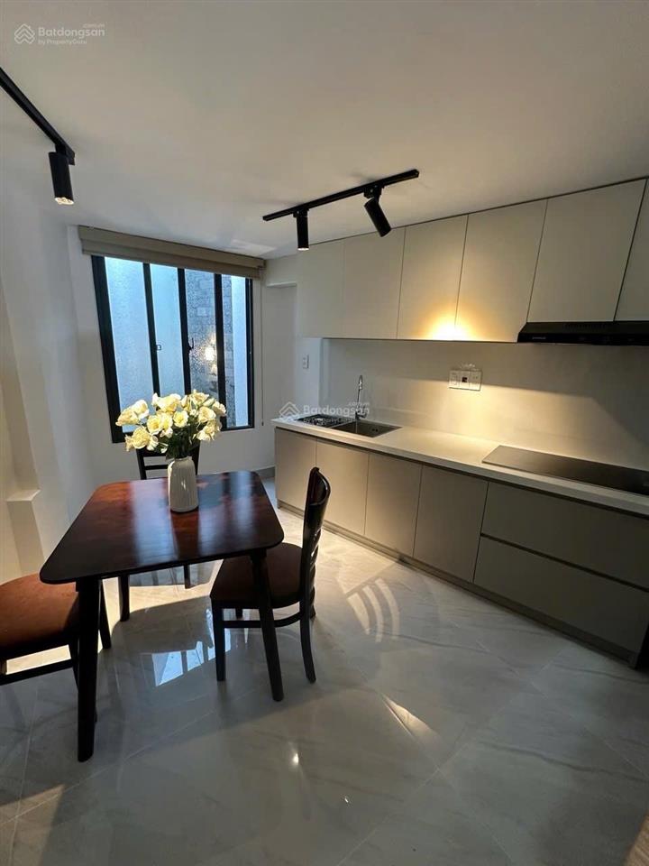 Mt trung tâm sơn trà  đường 5,5m cách bãi biển 500m. dt 51 m²  ngang 6,2m. giá 5,x tỷ bớt nhẹ