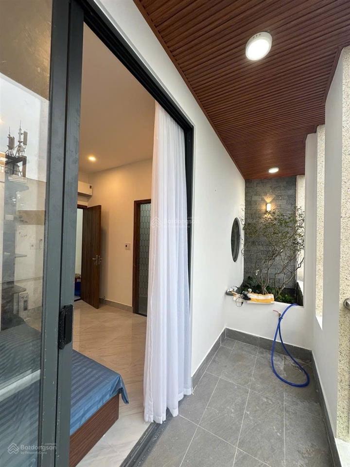 Mt trung tâm sơn trà  đường 5,5m cách bãi biển 500m. dt 51 m²  ngang 6,2m. giá 5,x tỷ bớt nhẹ