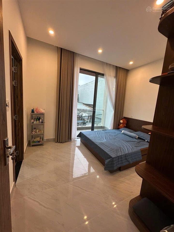 Mt trung tâm sơn trà  đường 5,5m cách bãi biển 500m. dt 51 m²  ngang 6,2m. giá 5,x tỷ bớt nhẹ