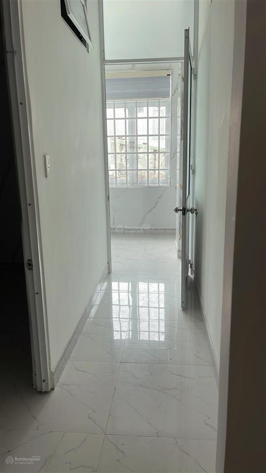 Nhà 2 tầng cách đường trần cao vân 50m, cách biển nguyễn tất thành 100m. kiệt rộng